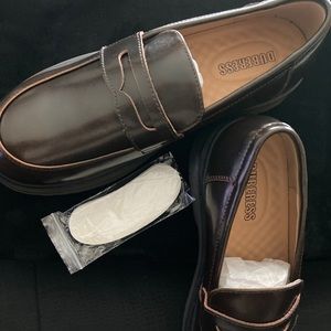 Duberess Women’s Penny Loafers. New. Size 255 (U.S. 8.5)